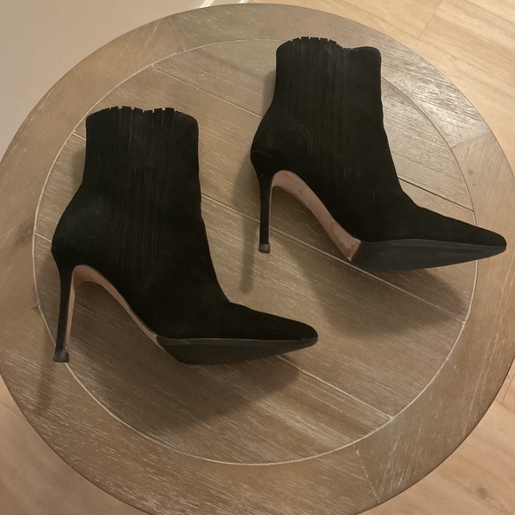 VERONICA BEARD “LISA” BLACK SUEDE BOOTIE - Picture 5 of 9